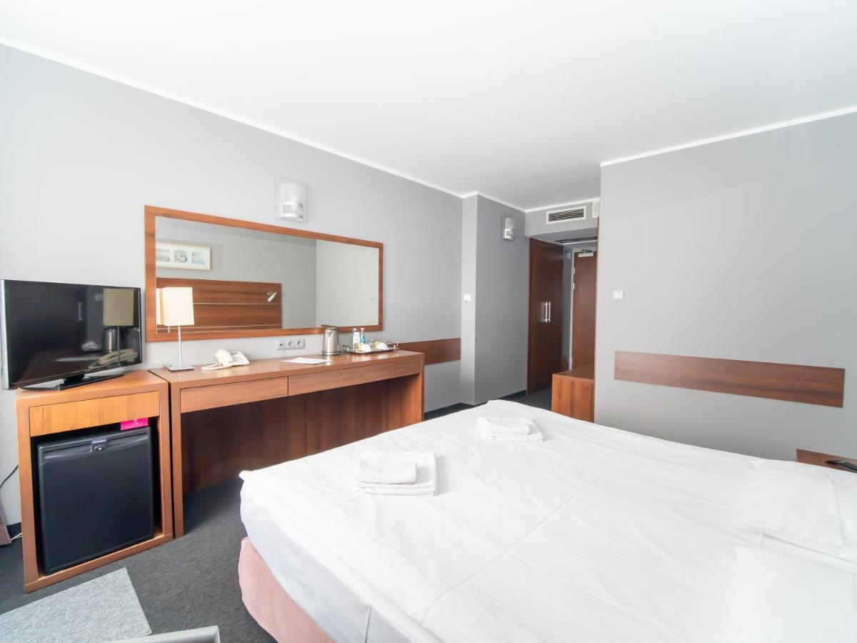 Hotel Tychy Eksteriør billede