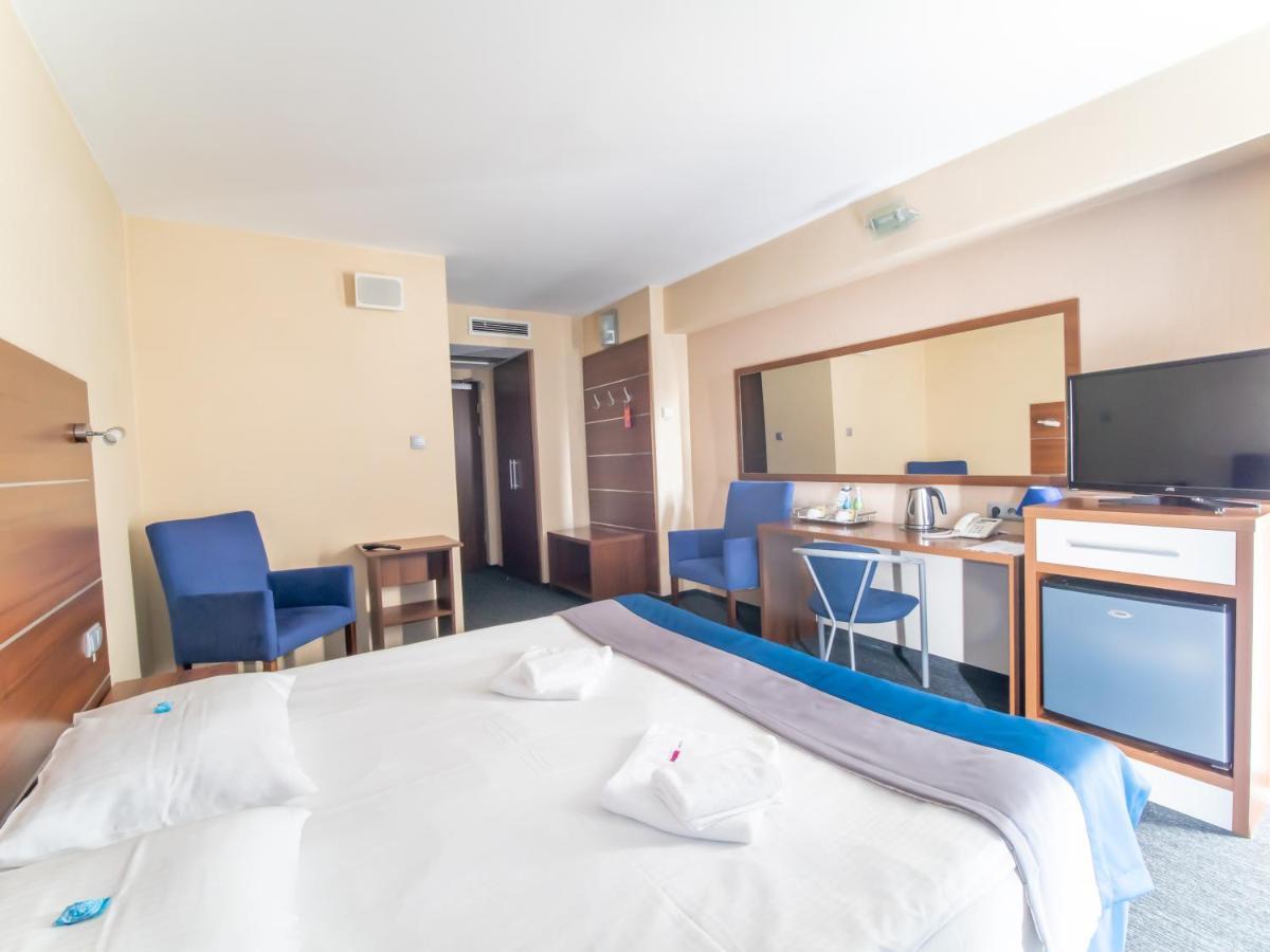 Hotel Tychy Eksteriør billede
