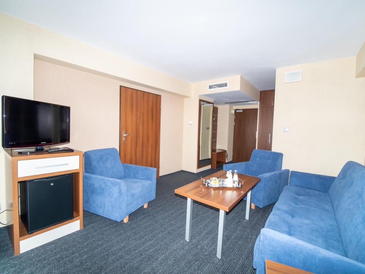 Hotel Tychy Eksteriør billede
