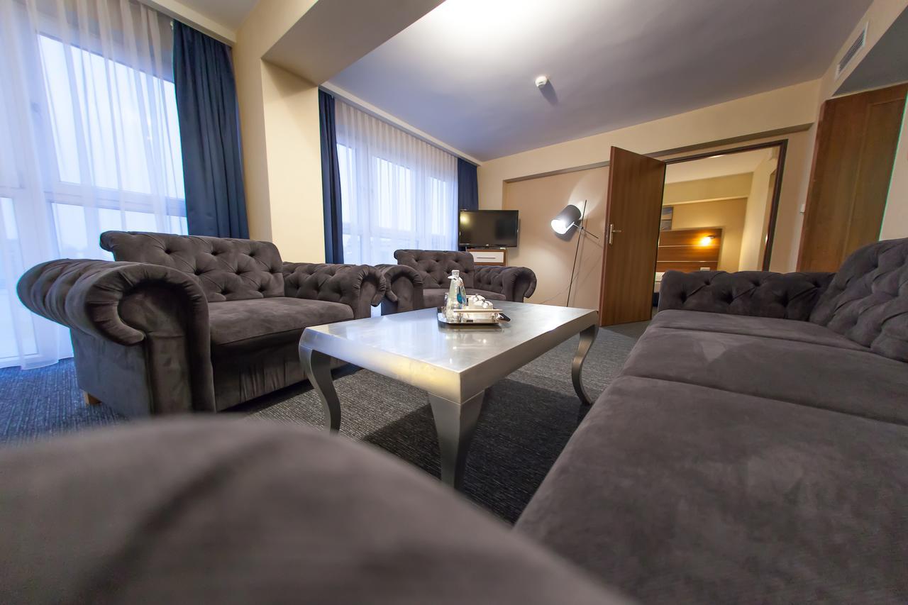 Hotel Tychy Eksteriør billede